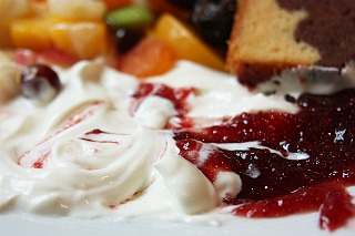 Breakfast: youghurt and raspberry jam