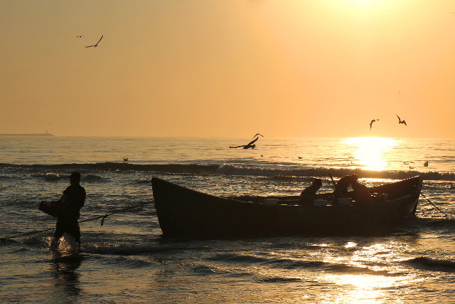 Two mornings with fishermen